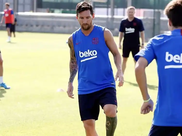 Messi se lesionó en su primer entrenamiento 