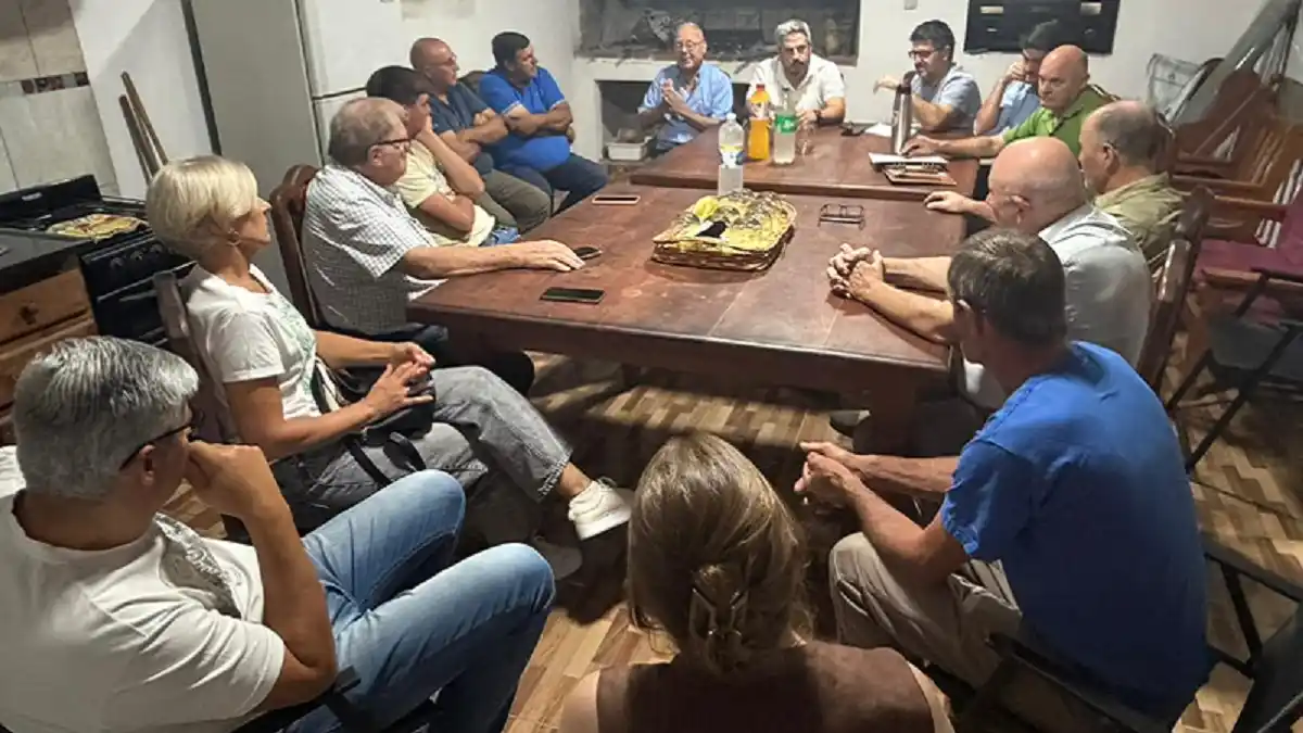 Productores y dirigentes rurales analizaron la situación por amparos judiciales en el departamento Diamante