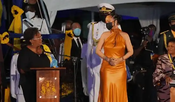 Rihanna fue celebrada por las autoridades de Barbados. Foto AFP
