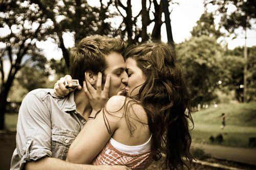 18 señales de que una mujer se está enamorando profundamente de vos