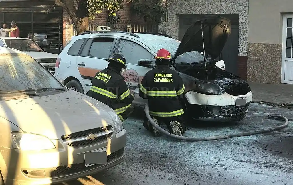 Se incendió un remís en Santo Tomé
