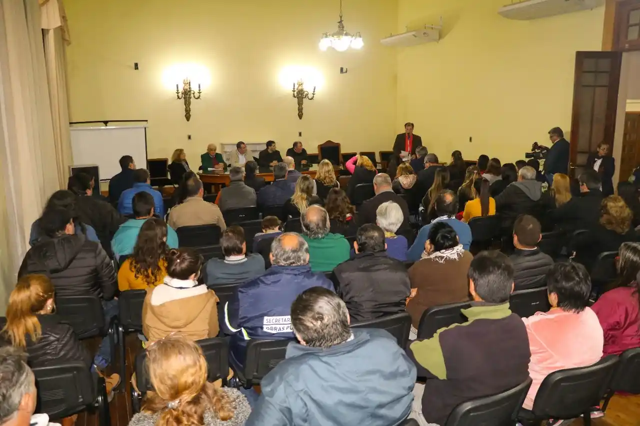 Entregarán becas de estudio a 120 hijos de empleados municipales