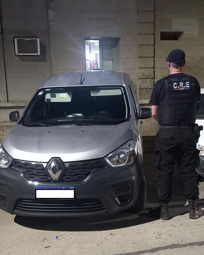 Atraparon en la zona a un cordobés que estaba robando con un inhibidor de alarmas - 2