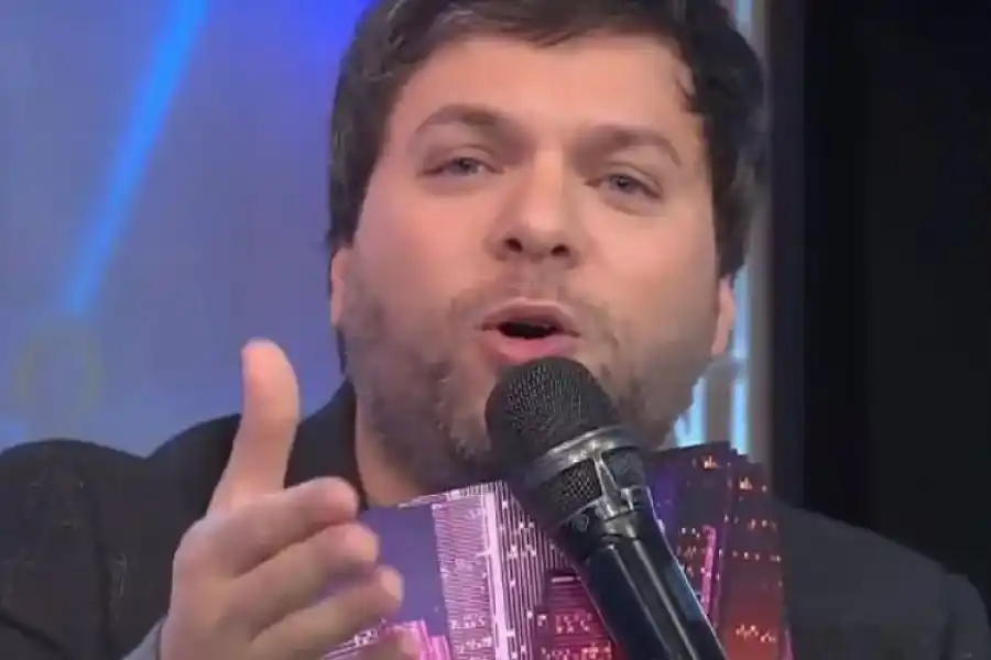 Fue a Los 8 Escalones, le descubrieron un talento oculto y cautivó a todos