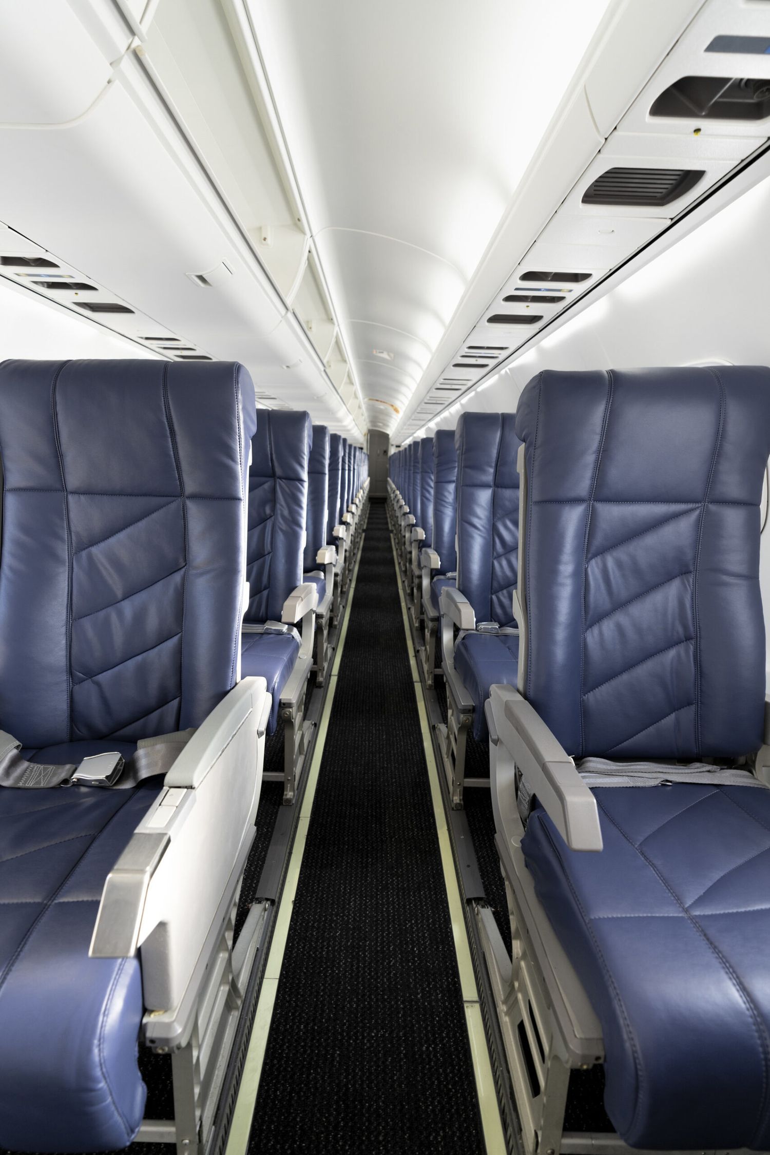 CommutAir actualiza su flota de Embraer E145 con un nuevo interior y amplía su iniciativa de contratación