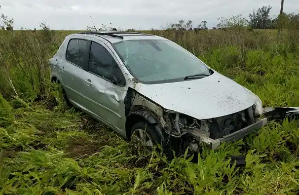 Un norteamericano volcó en Ruta 20 