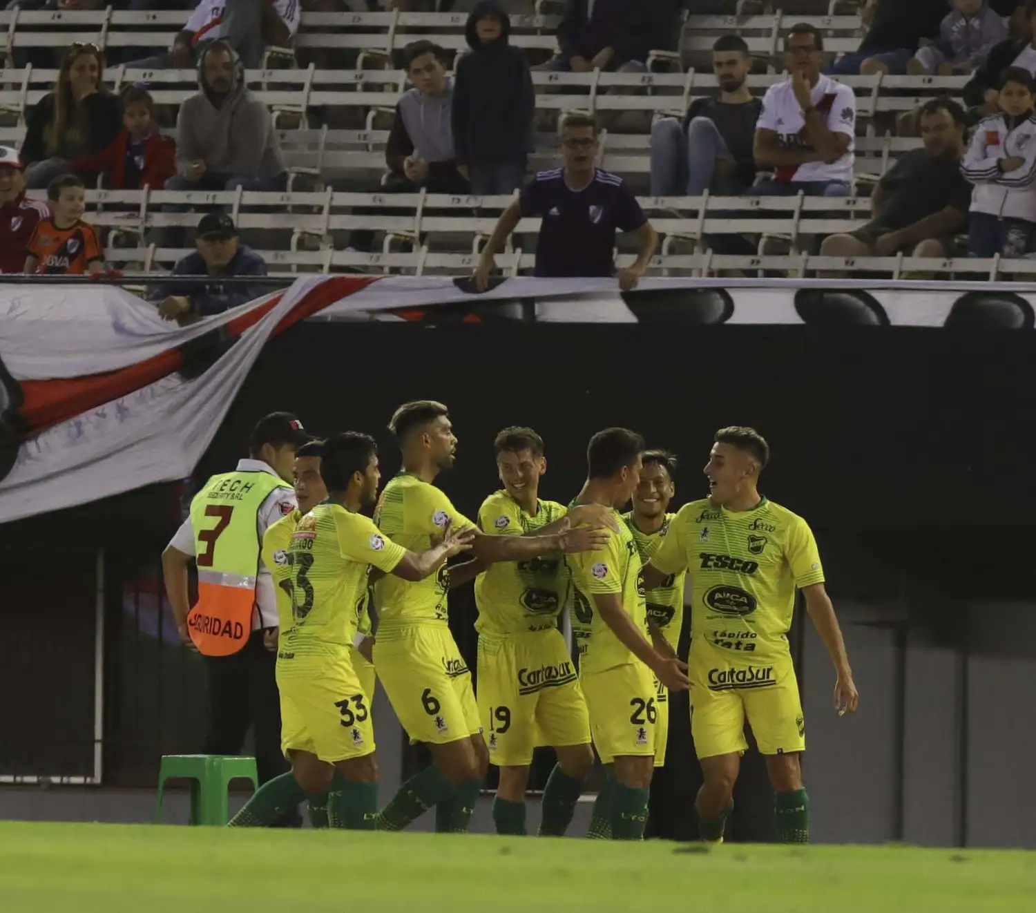 Defensa y Justicia puede  igualar la línea de Racing