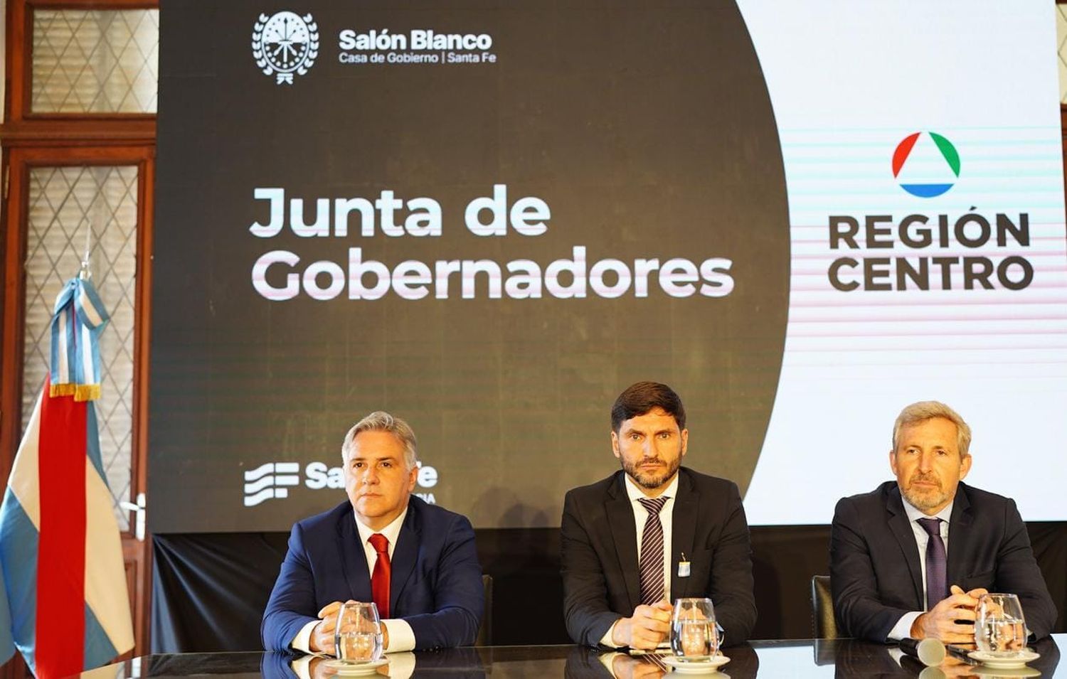 Los gobernadores de Córdoba, Santa Fe y Entre Ríos firmaron una declaratoria ante el incumplimiento del financiamiento de los déficits de los sistemas previsionales.