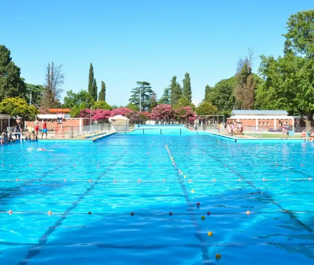 Vuelven las actividades acuáticas en la pileta del Parque Municipal