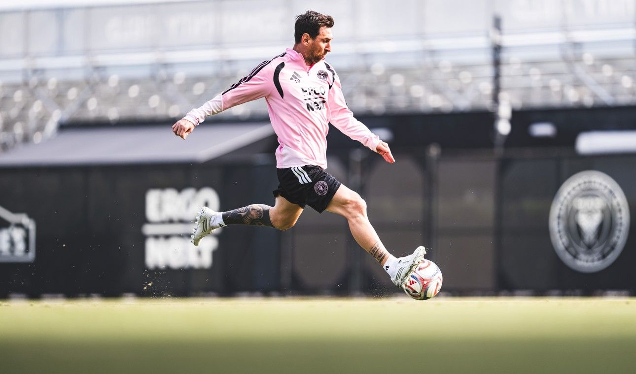 Leo Messi en la práctica del Inter de Miami que hoy arriba a Guayaquil.Foto:Reuters).