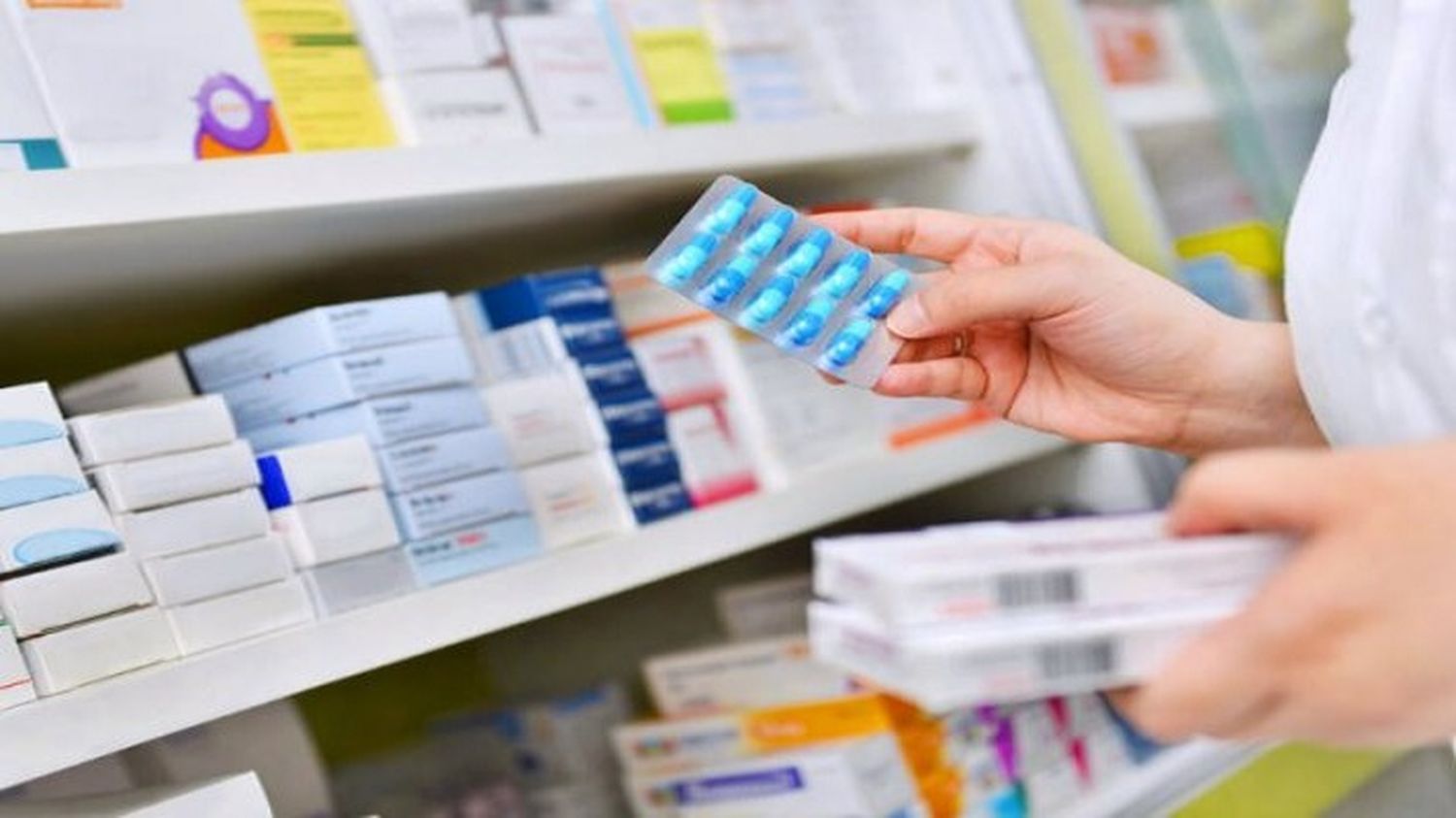 ¡PELIGRO! El régimen eliminó el registro sanitario, alertó la Federación Farmacéutica