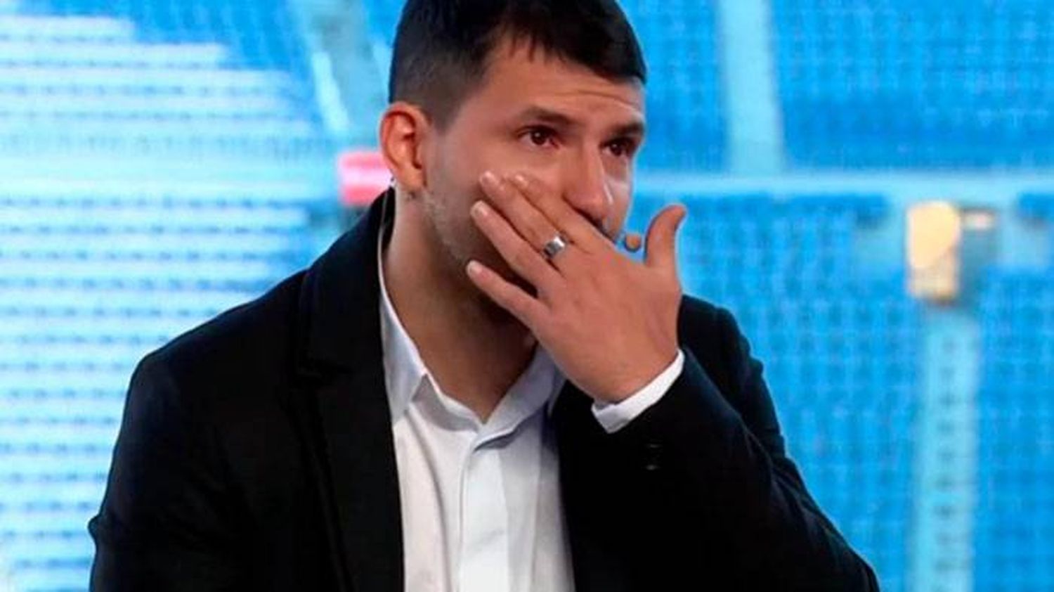 El Kun Agüero anunció que se retira del fútbol