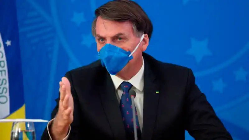 Bolsonaro tiene síntomas de coronavirus y se hizo un nuevo test