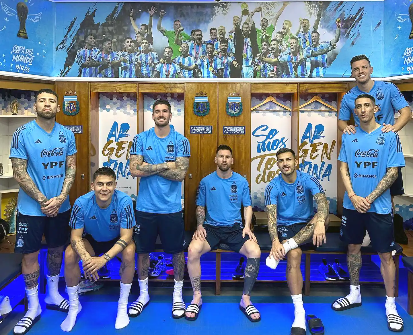Nicolás Otamendi, Paulo Dybala, Rodrigo De Paul, Lionel Messi, Leandro Paredes, Giovani Lo Celso y Ángel Di María.