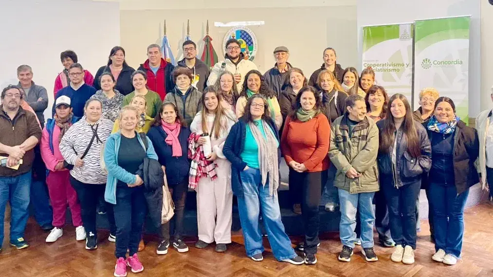 Feriantes y municipio trabajan en conjunto para fortalecer los espacios de comercialización local