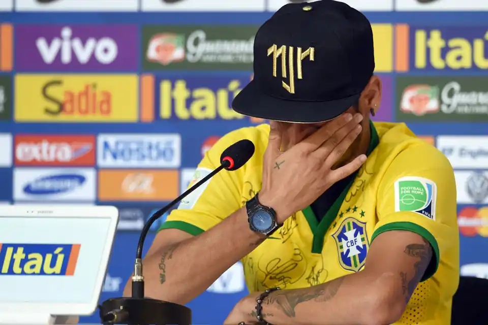 Neymar, entre lágrimas: "Messi merece ser campeón del mundo"