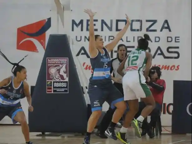 No pudieron con Brasil y quedaron a un paso del campeonato