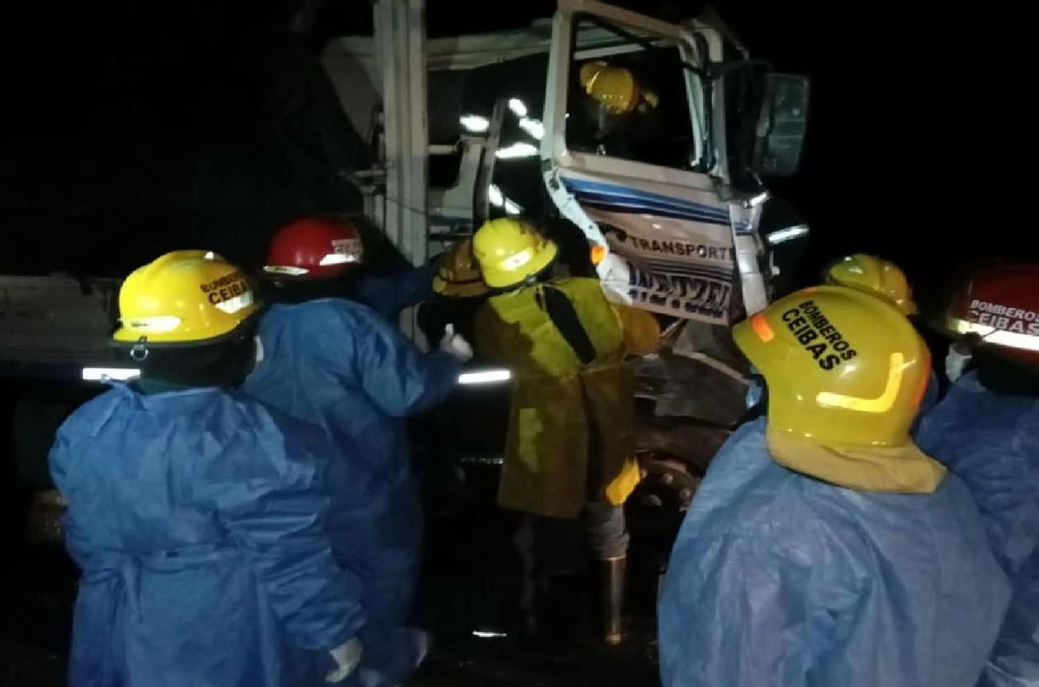 Impactaron dos camiones en la Ruta Nacional 14