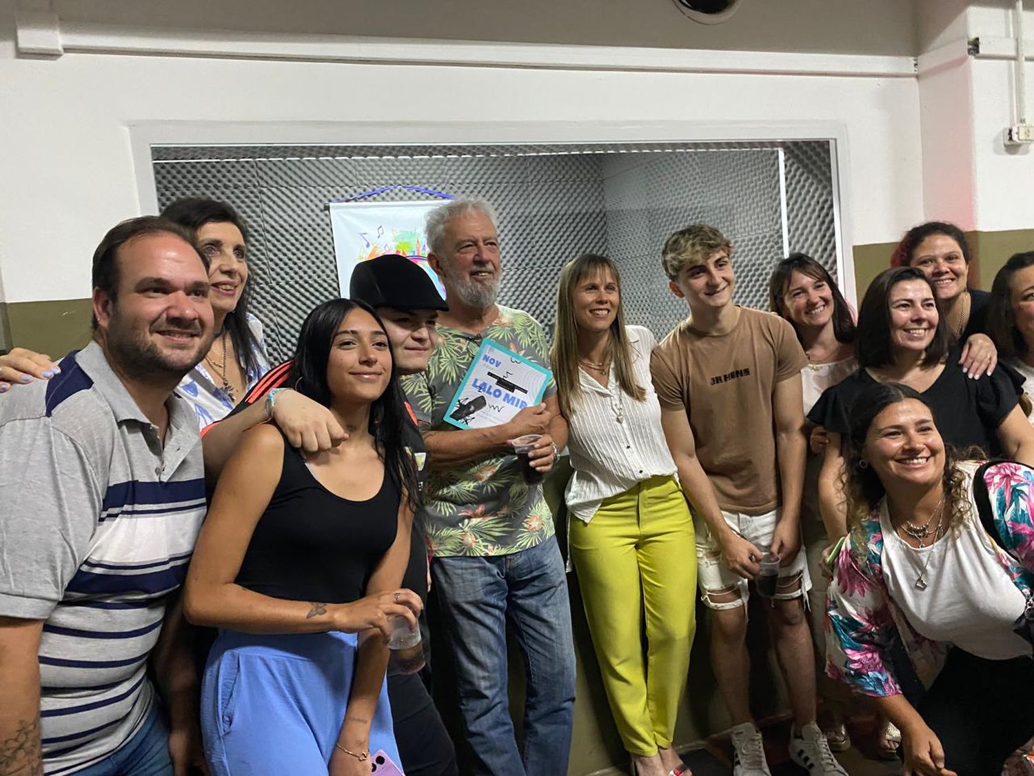 Inauguraron la radio escolar "Nuestra Voz" en la Escuela Secundaria 8 con la presencia de Lalo Mir