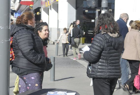 Para qué están juntando firmas las ONGs que trabajan sobre el consumo problemático