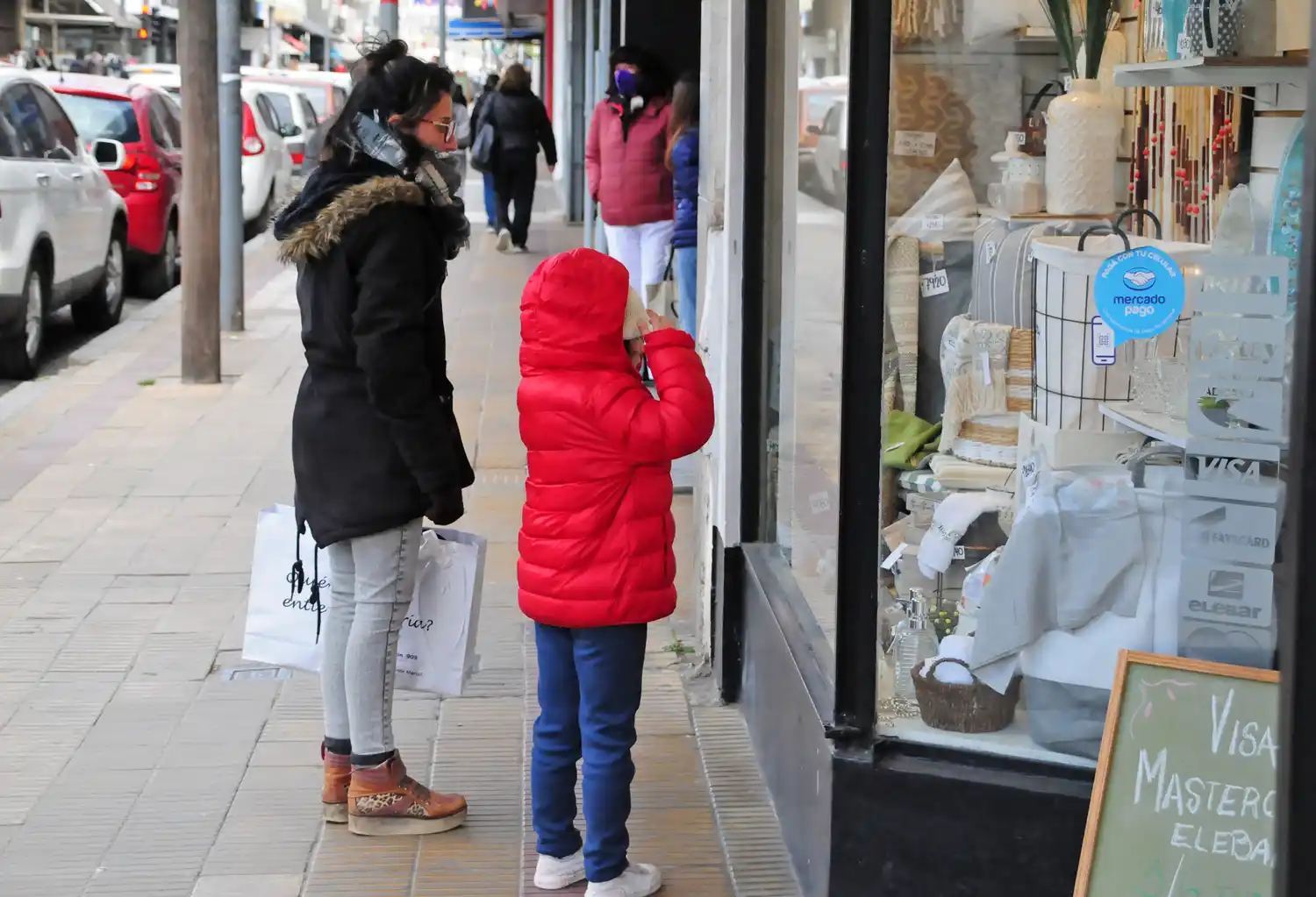Se homologó la paritaria mercantil con subas escalonadas y suma fija
