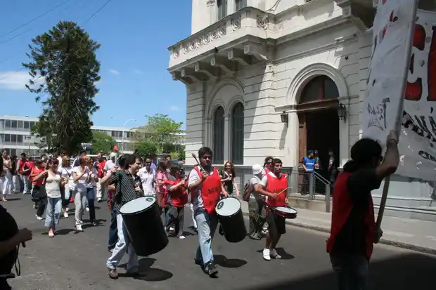 Agmer exige el cronograma de pagos y el aguinaldo 