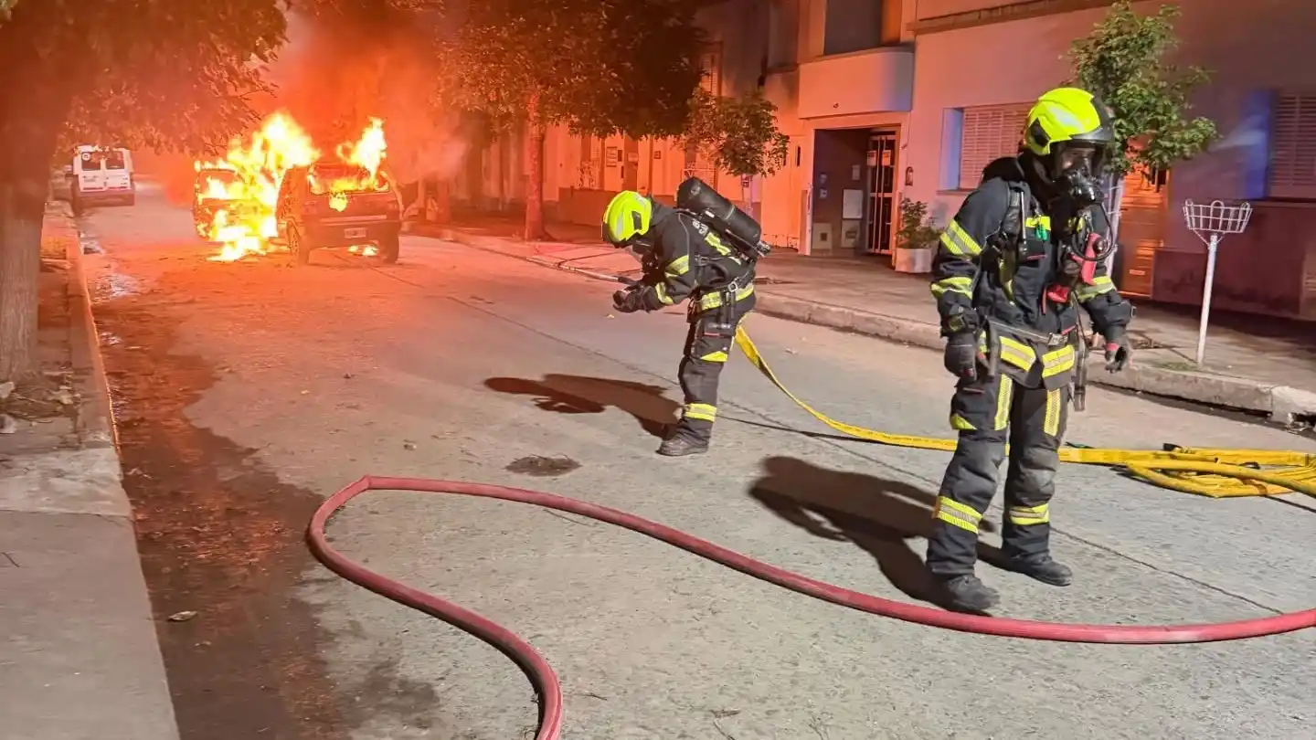 El primer incendio del día ocurrió a las 3 de la madrugada.