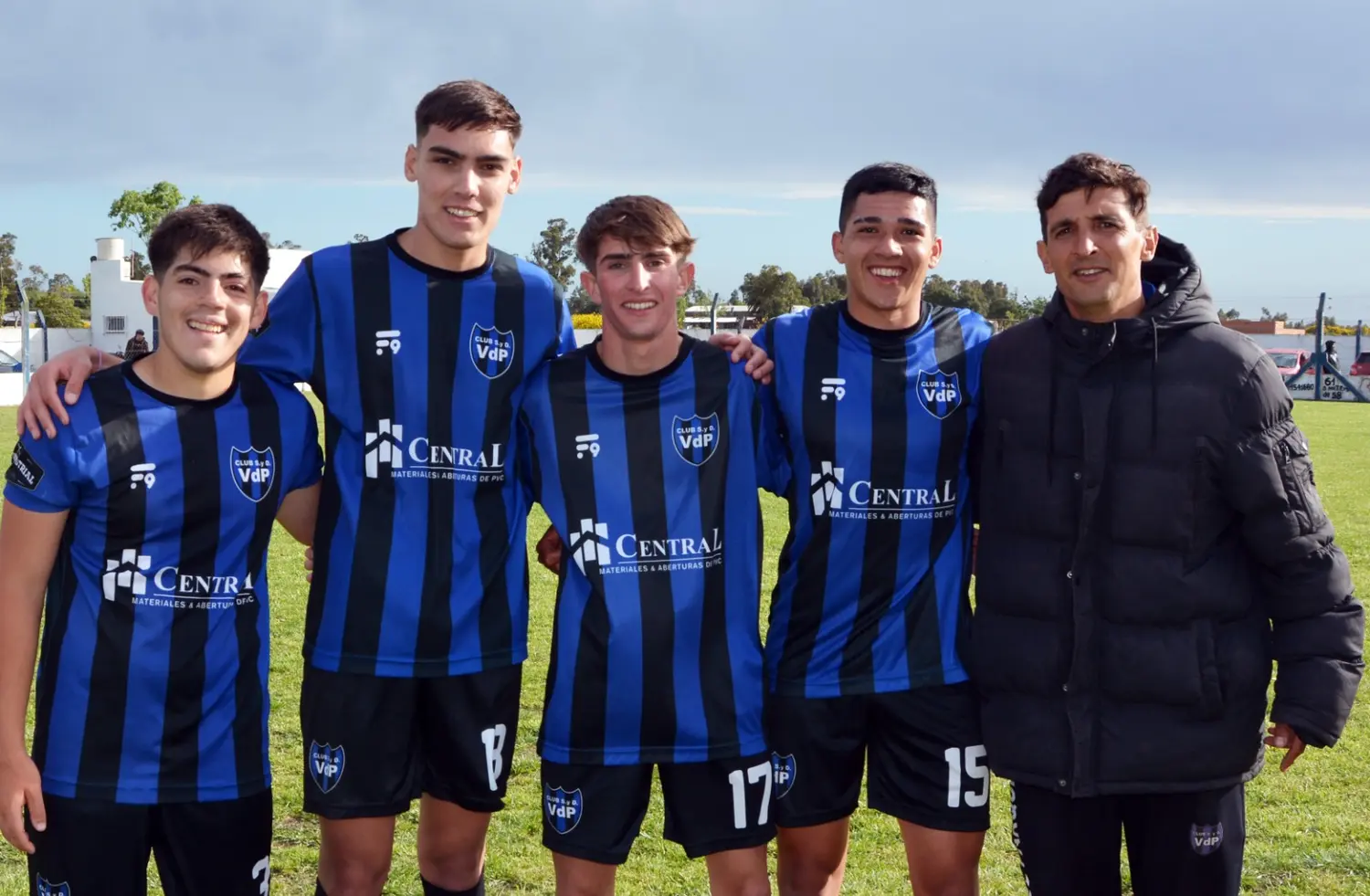 Todo muy parejo en reserva y sexta