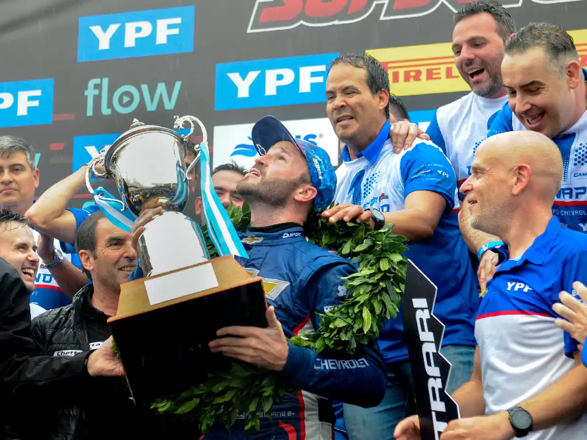 Canapino se coronó campeón del Súper TC2000 