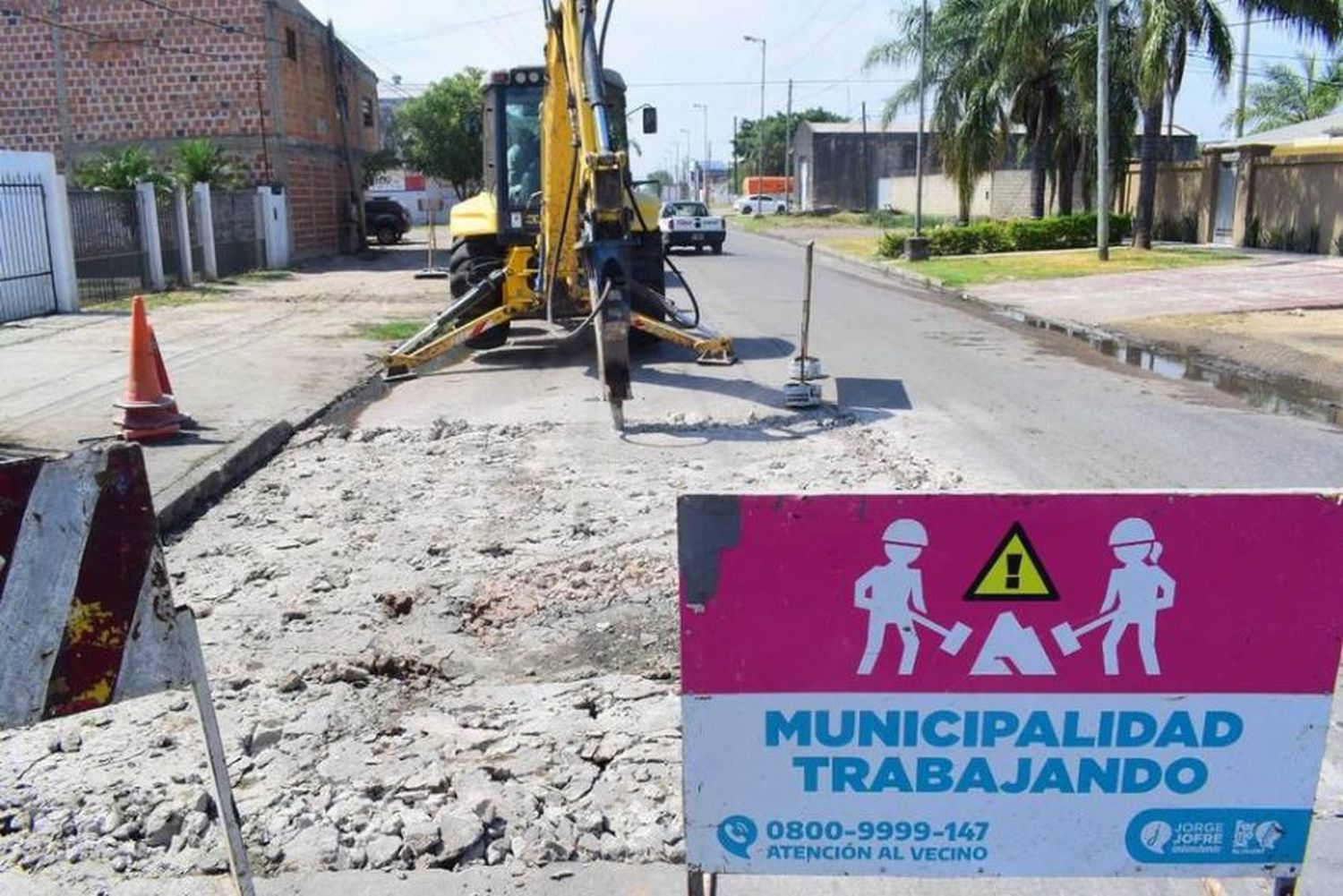 Continúa el plan de bacheo y sellado de juntas en la ciudad