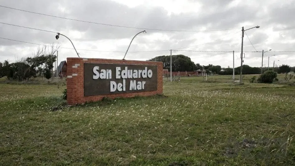 Vecinos de San Eduardo del Mar piden la intervención de la sociedad de fomento 