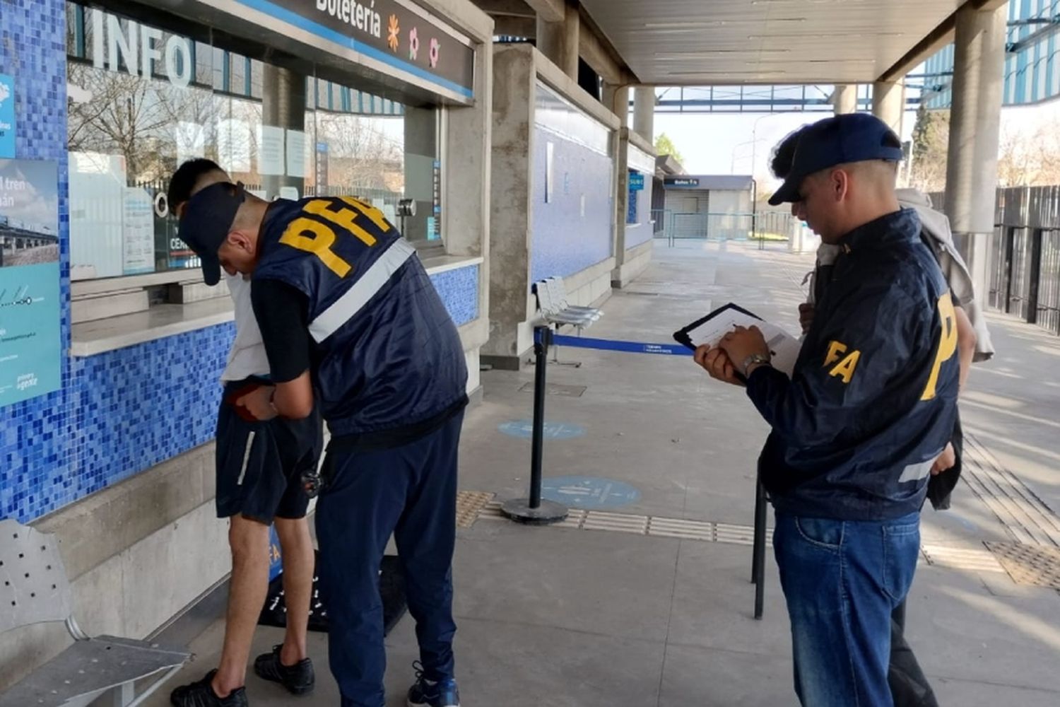 Vendedor de drogas detenido en barrio Las Flores.