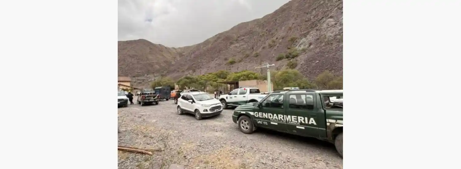 Los equipos de búsqueda y rescate trabajan para intentar localizar a dos hombres en el cerro Pacuy en Salta (El Tribuno)