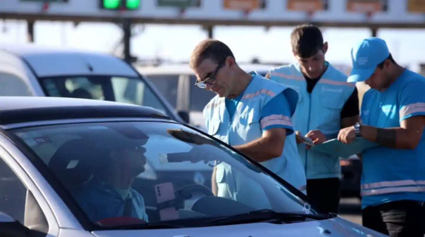 El esquema sancionatorio se basa en la UF, cuyo valor se calcula a partir del precio promedio del litro de nafta premium en la sede La Plata del Automóvil Club Argentino.