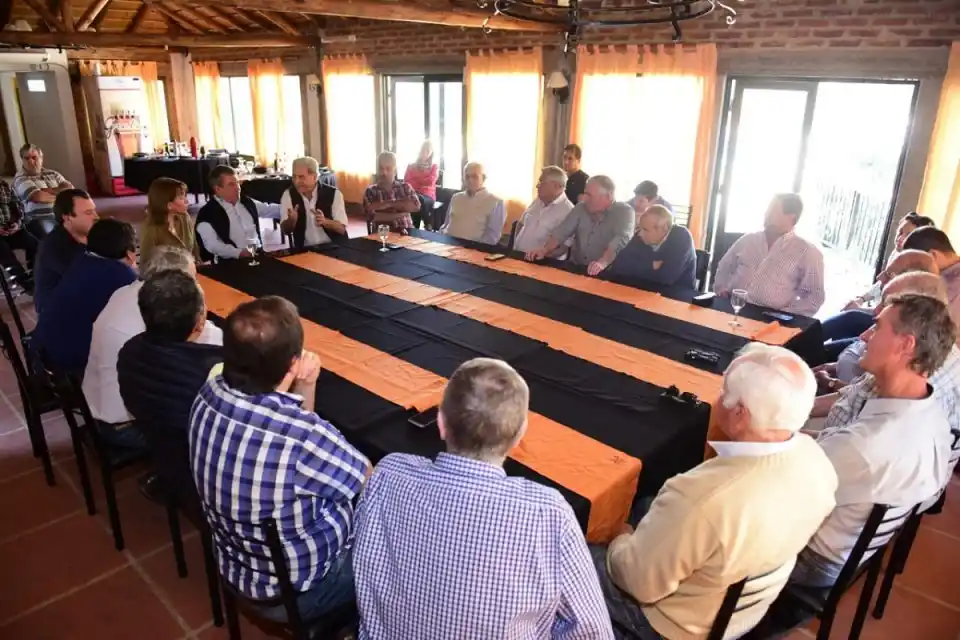 Exintendentes peronistas piden a legisladores que no acompañen el ajuste de Macri