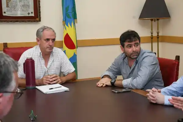 Reunión de trabajo entre el intendente Gastón y directivos de EDEA