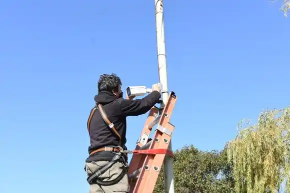 El municipio instala más cámaras de seguridad en los barrios
