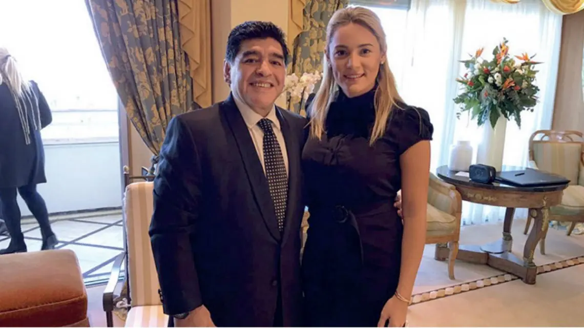 Rocío Oliva «escrachó» a Maradona con una foto íntima