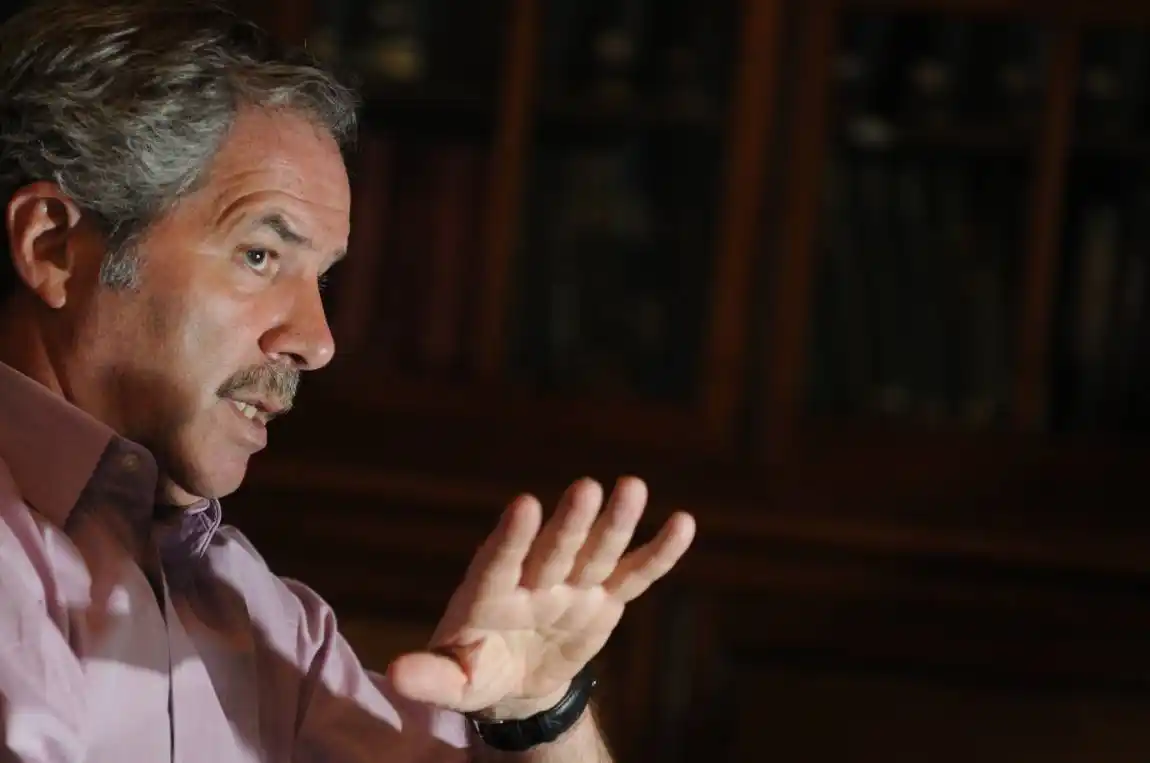 Solá contra los medios porque instalan que "todo lo malo que pasa es porque estuvo el peronismo"