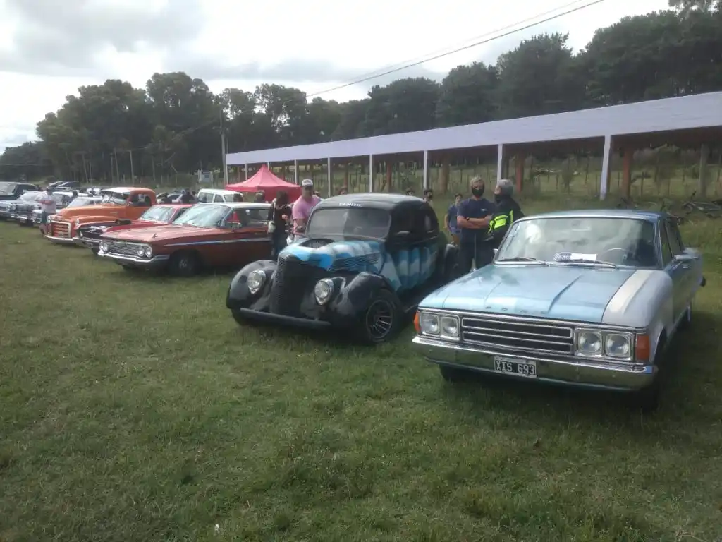 Rodada solidaria en el semipermanente