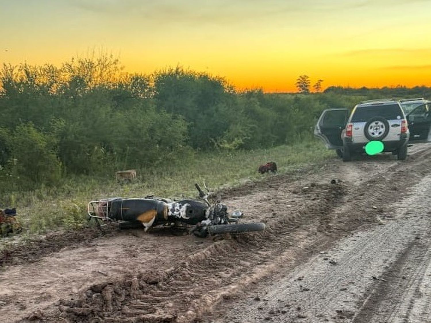 Un motociclista perdió la vida tras colisionar con una camioneta