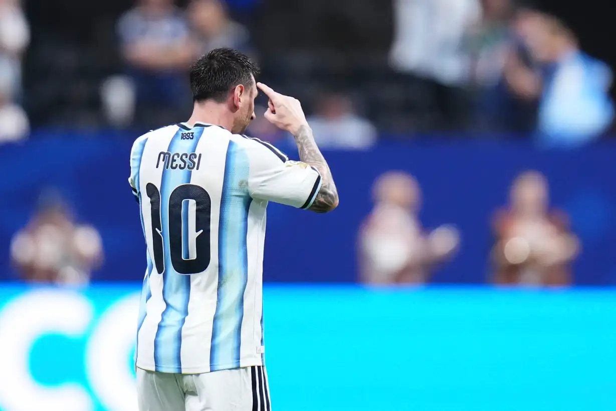 Lionel Messi: "Otra vez tocó sufrir, pero este equipo nunca deja de creer"