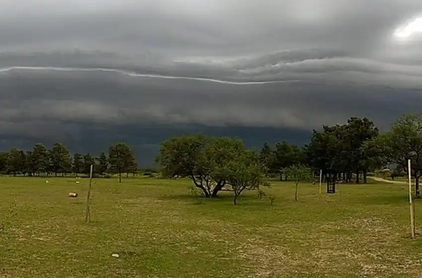 La tormenta perfecta: impactantes imágenes de la lluvia en Rosario