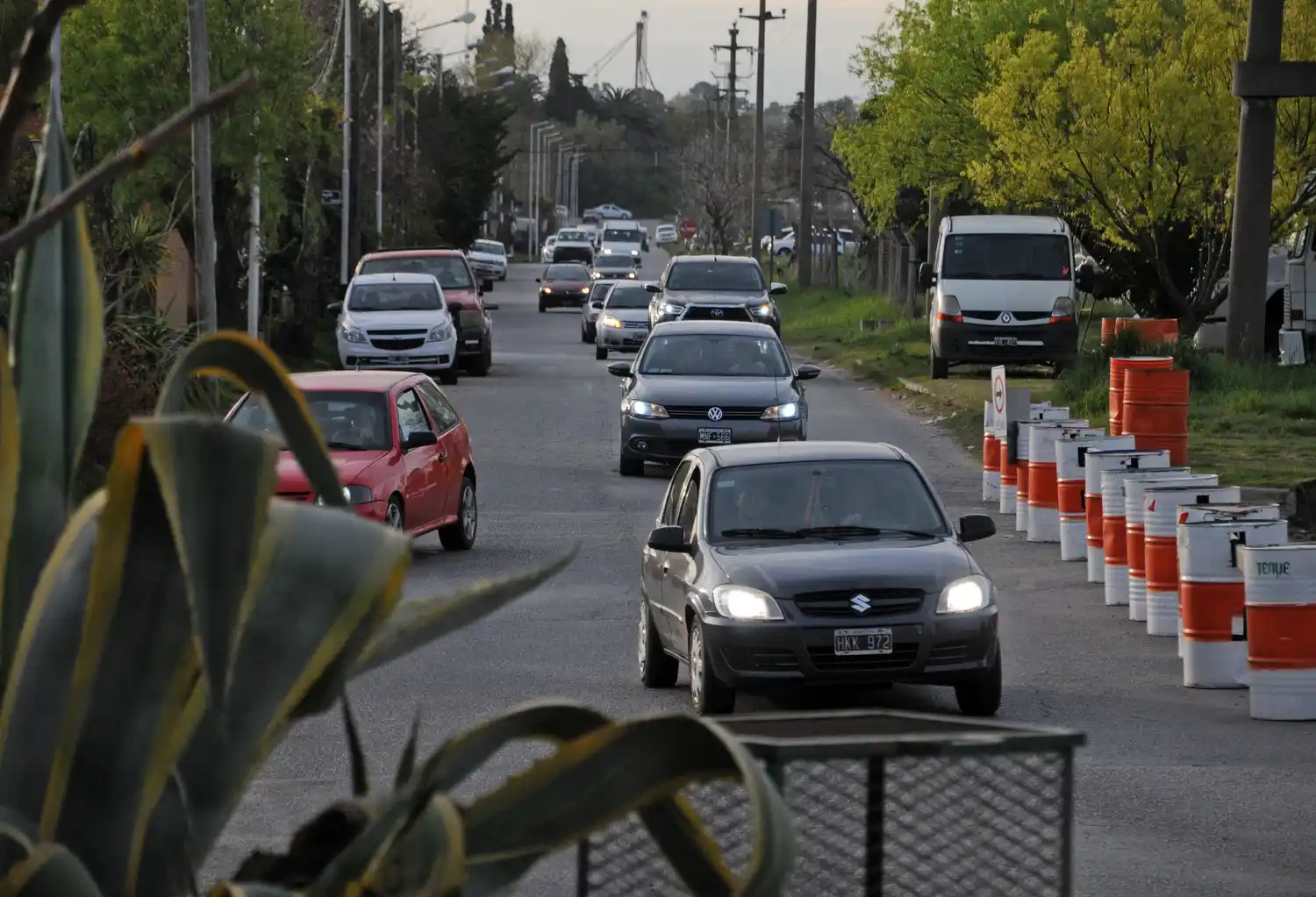 La obra en la rotonda de Rauch suma conflictividad en el tránsito y pone en alerta a los comerciantes