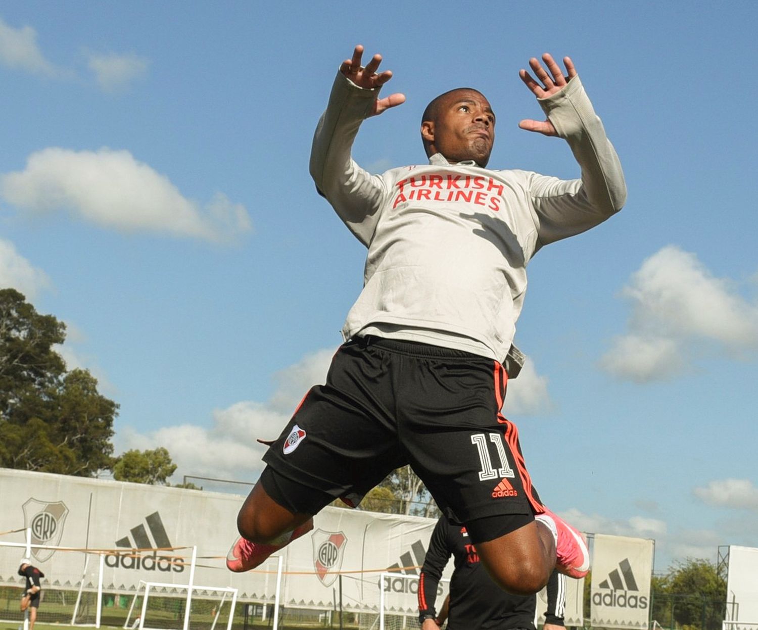 Gallardo recupera a Quintero y De la Cruz