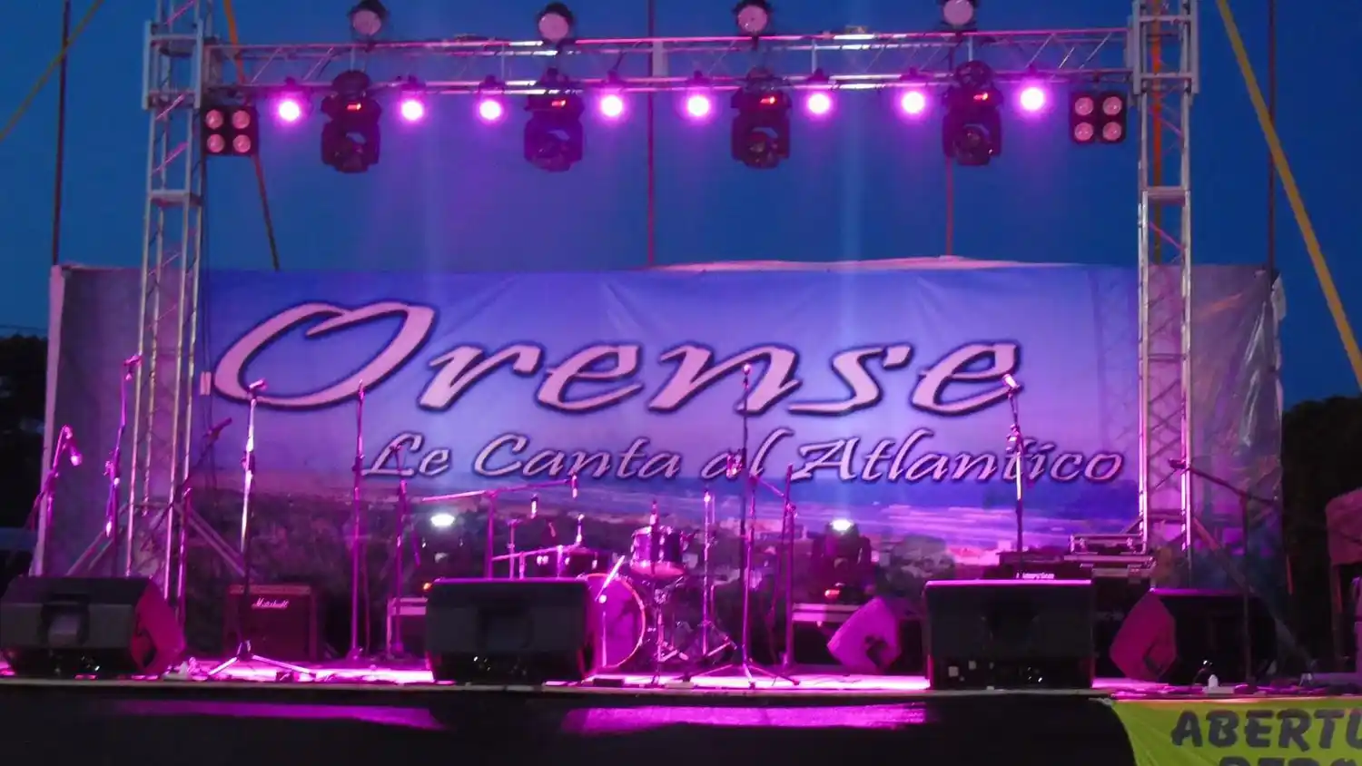Reta vive una noche de rock y Orense le canta al Atlántico