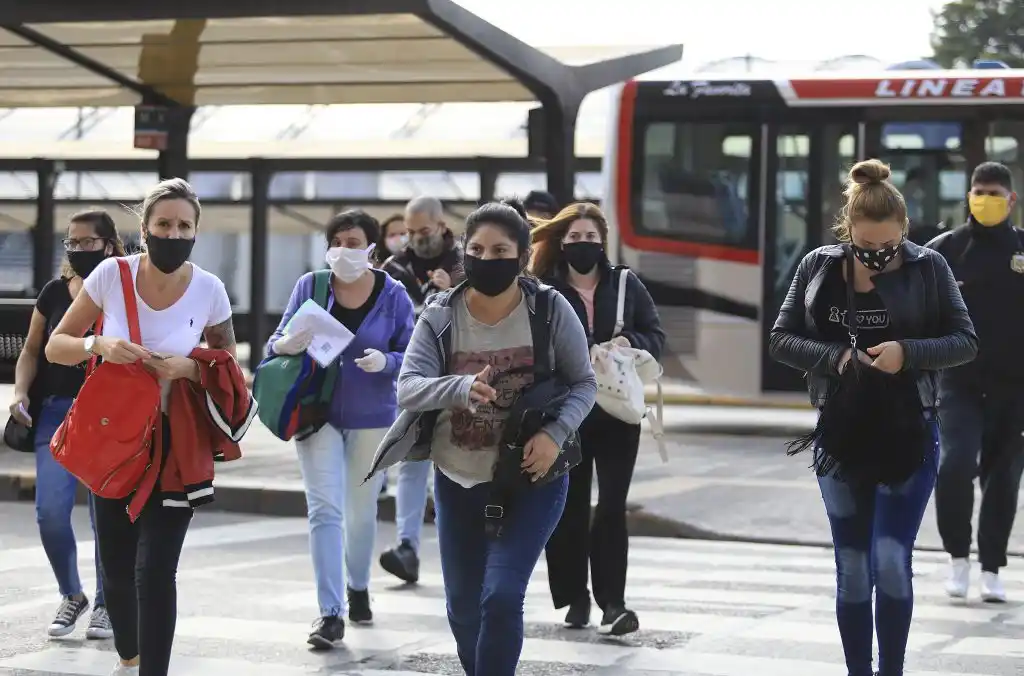 Desde hoy se realizarán test masivos de coronavirus en el transporte público