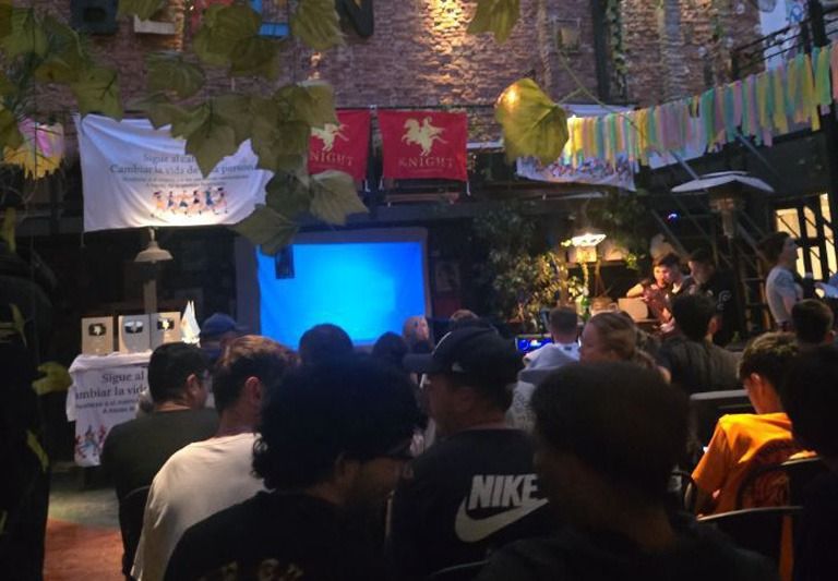 Este martes hubo una reunión informativa con alrededor de 100 personas en un bar de 25 de Mayo al 900.