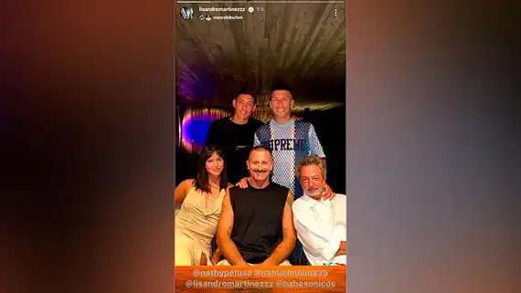 Lisandro Martínez subió una foto con dos famosos cantantes y sorprendió a todos