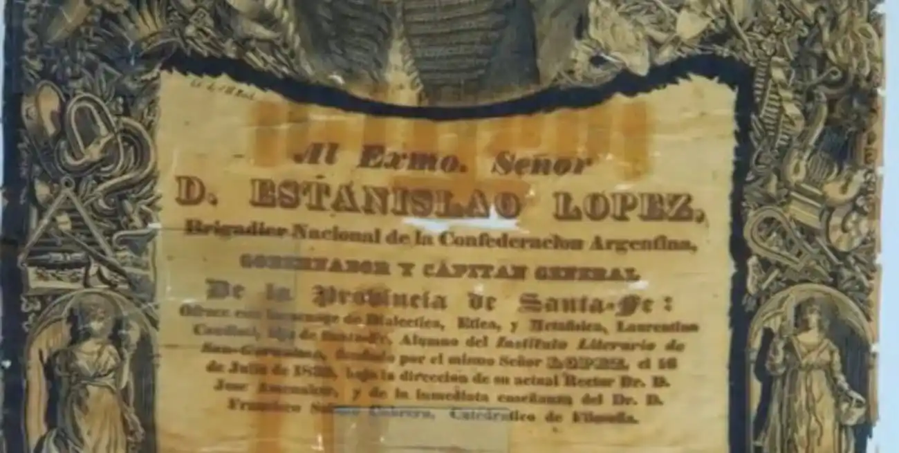 Litografía de Hipólito Bacle que representa a Estanislao López. Impresa en tela, seguida de un texto en el que el alumno del Instituto de San Jerónimo Laurentino Candioti le rinde homenaje. Museo Histórico Provincial Julio Marc.
